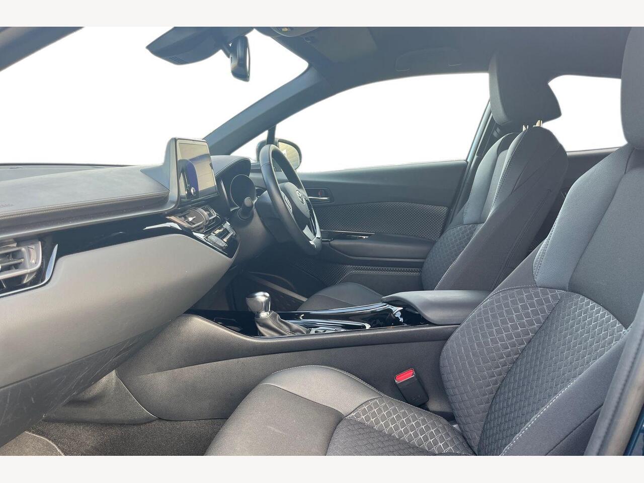 Used Toyota C-HR 2023 for sale - 76676086: Photo 2