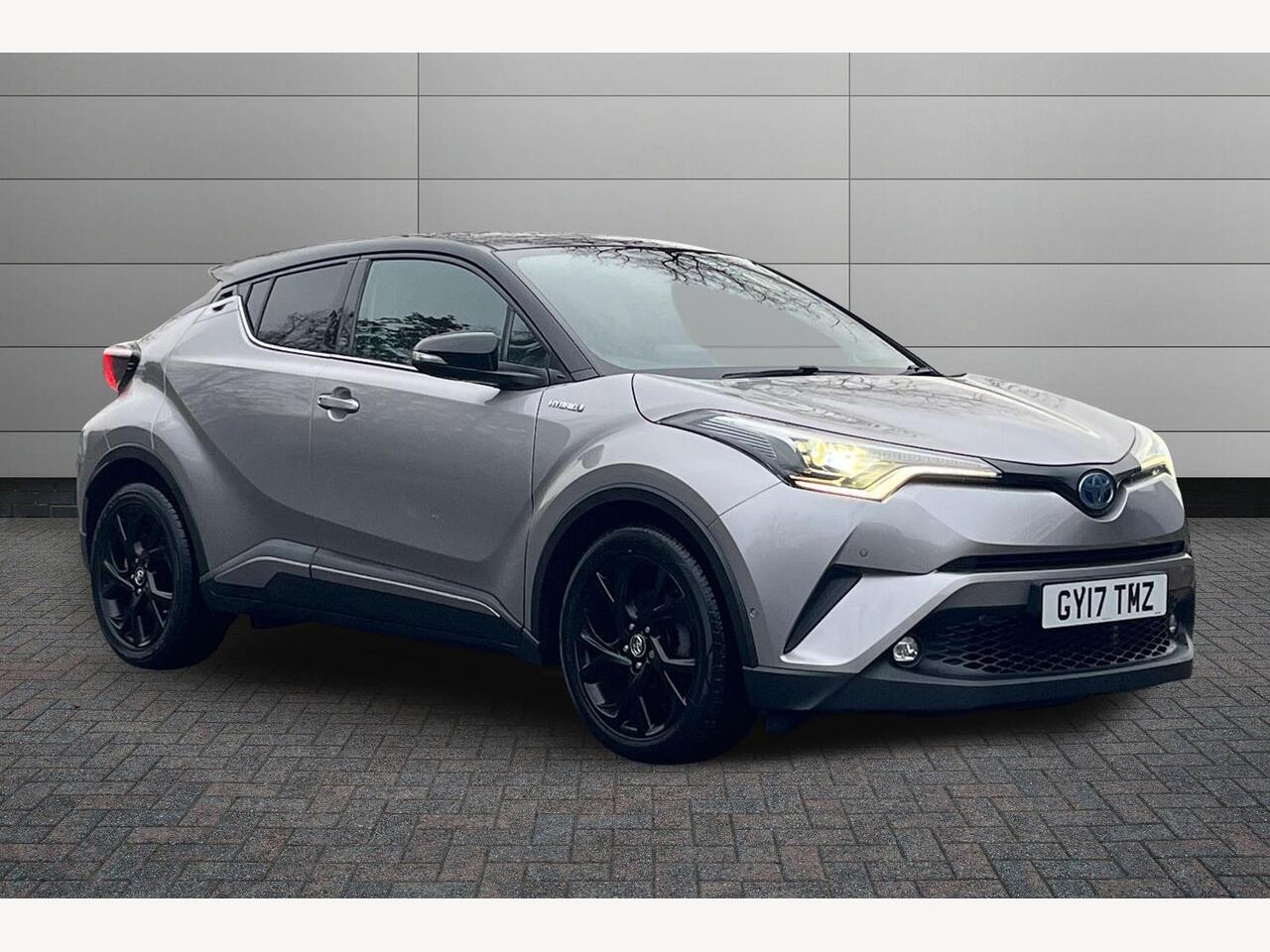Used Toyota C-HR 2017 for sale - 76673494: Photo 1