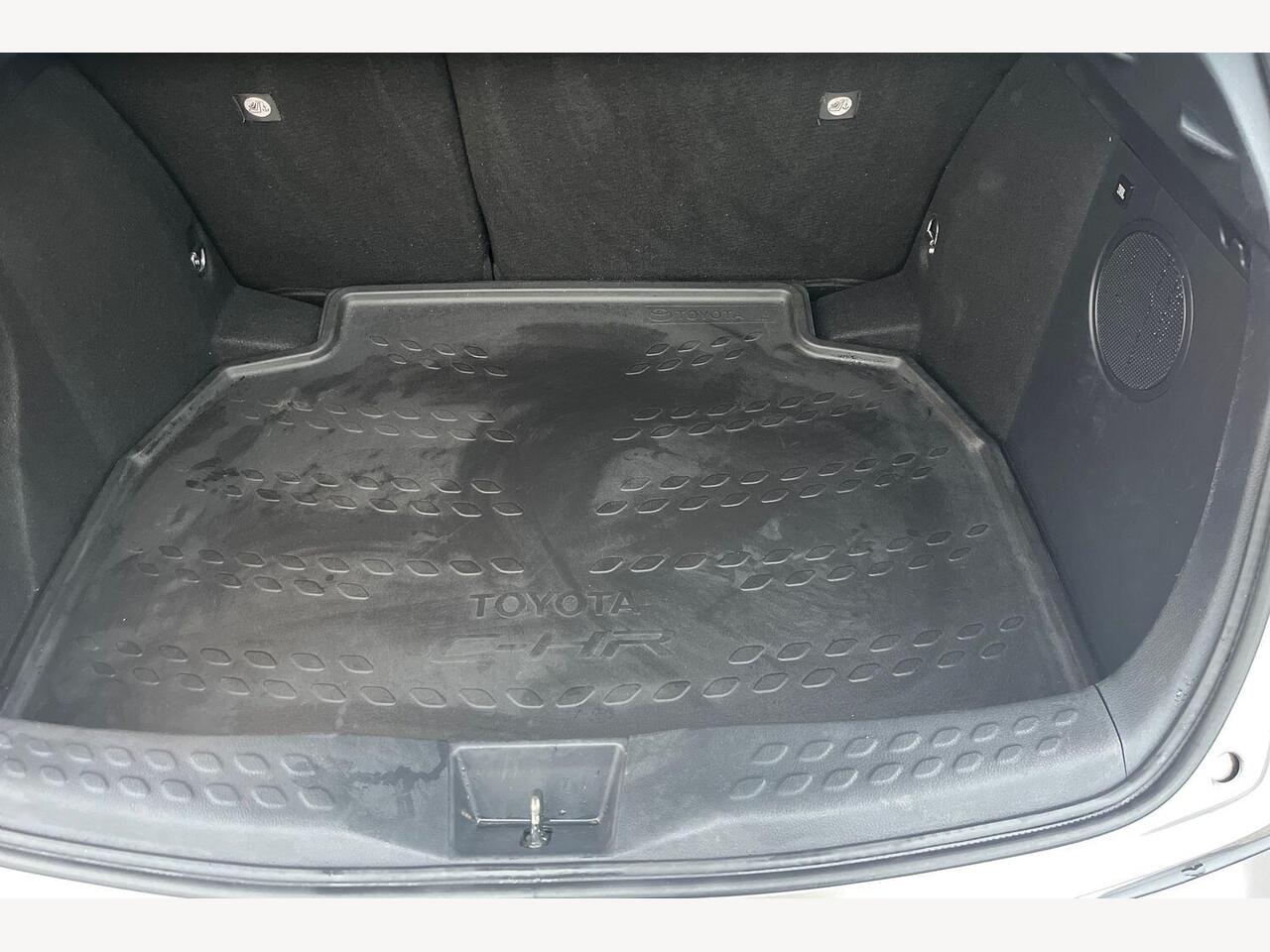 Used Toyota C-HR 2017 for sale - 76673494: Photo 10