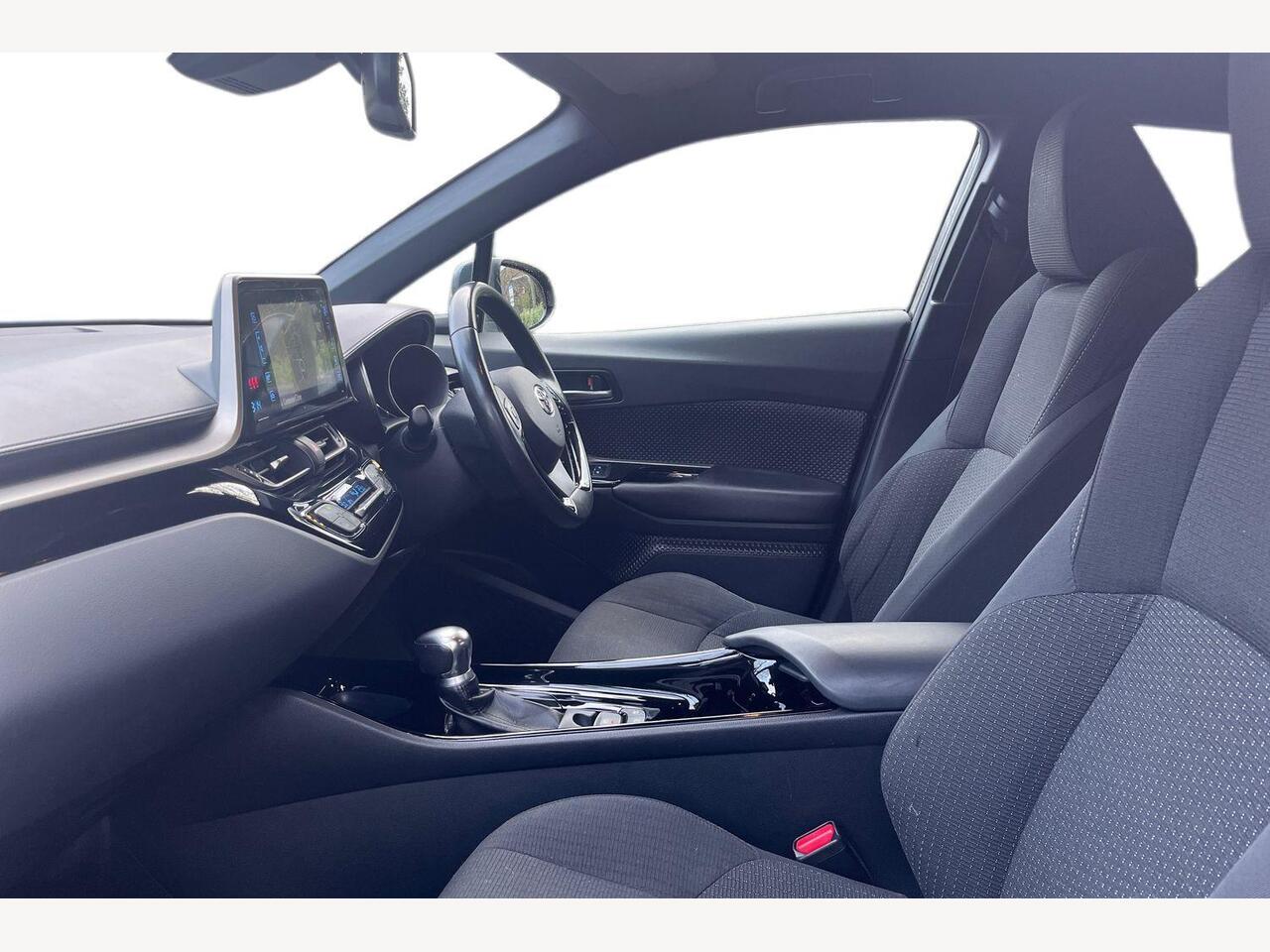 Used Toyota C-HR 2019 for sale - 77600013: Photo 2