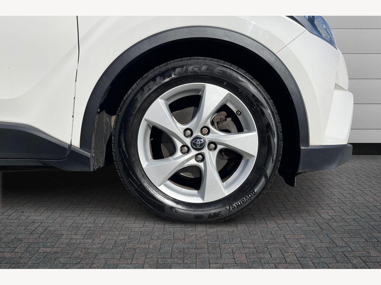 Used Toyota C-HR 2017 for sale - 78005432: Photo 6