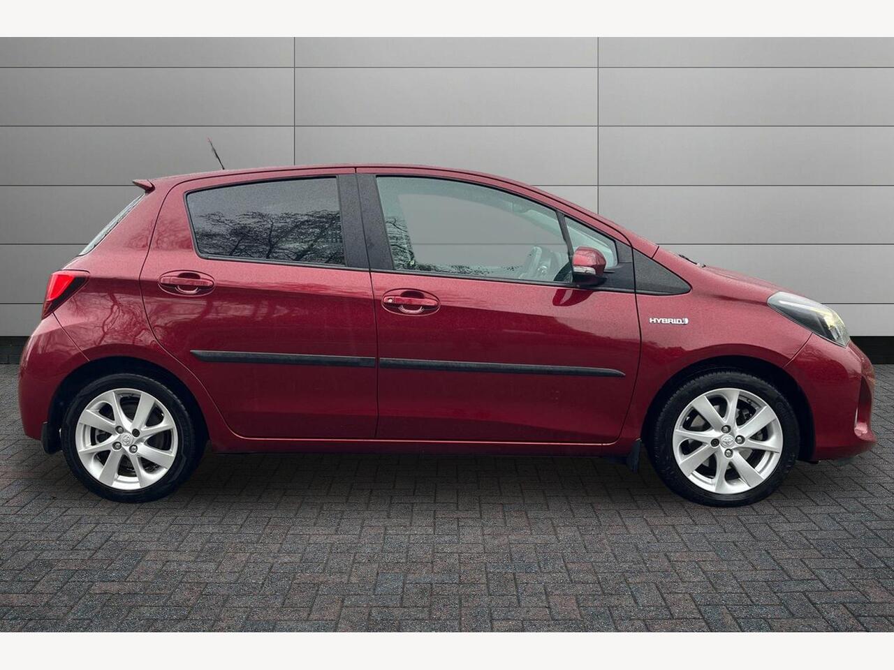 Used Toyota Yaris 2017 for sale - 77470732: Photo 5