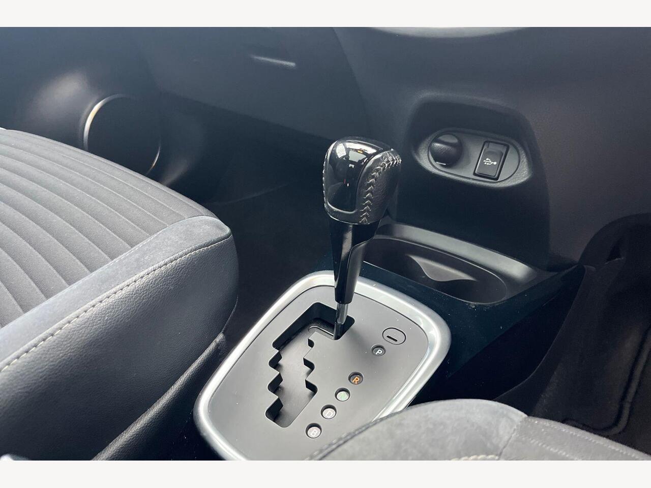 Used Toyota Yaris 2017 for sale - 77470732: Photo 9