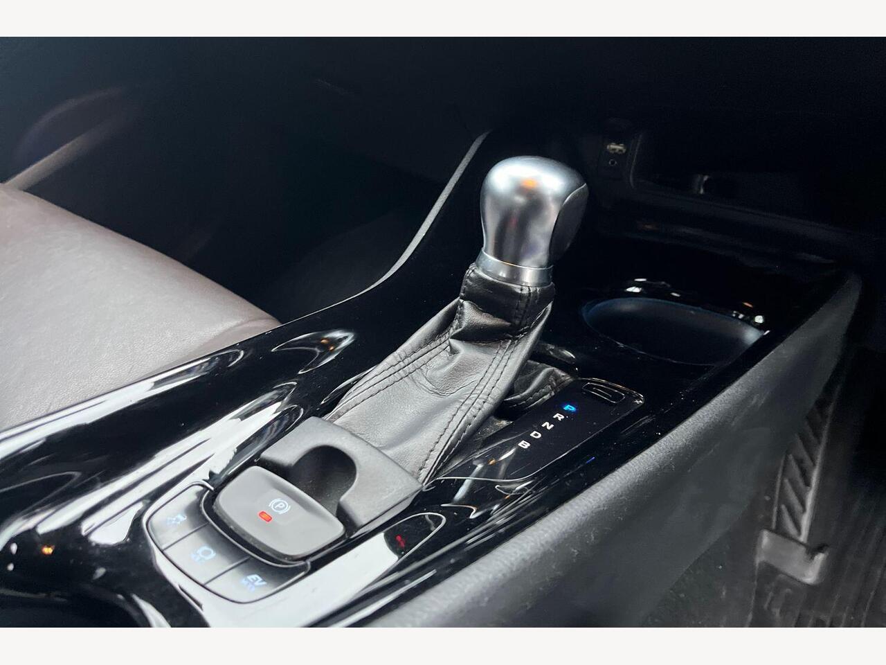 Used Toyota C-HR 2018 for sale - 76673430: Photo 9