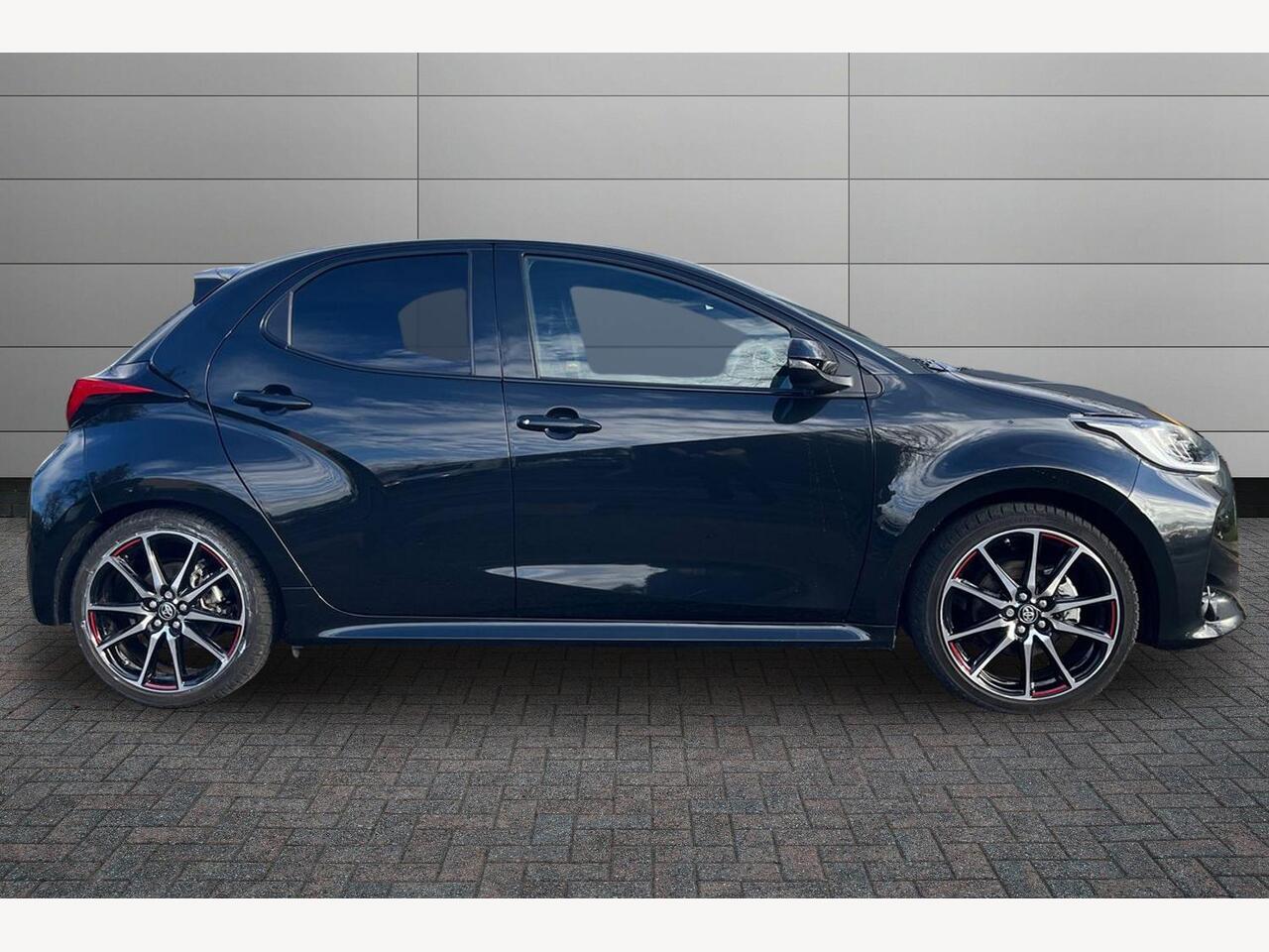 Used Toyota Yaris 2024 for sale - 76677447: Photo 5