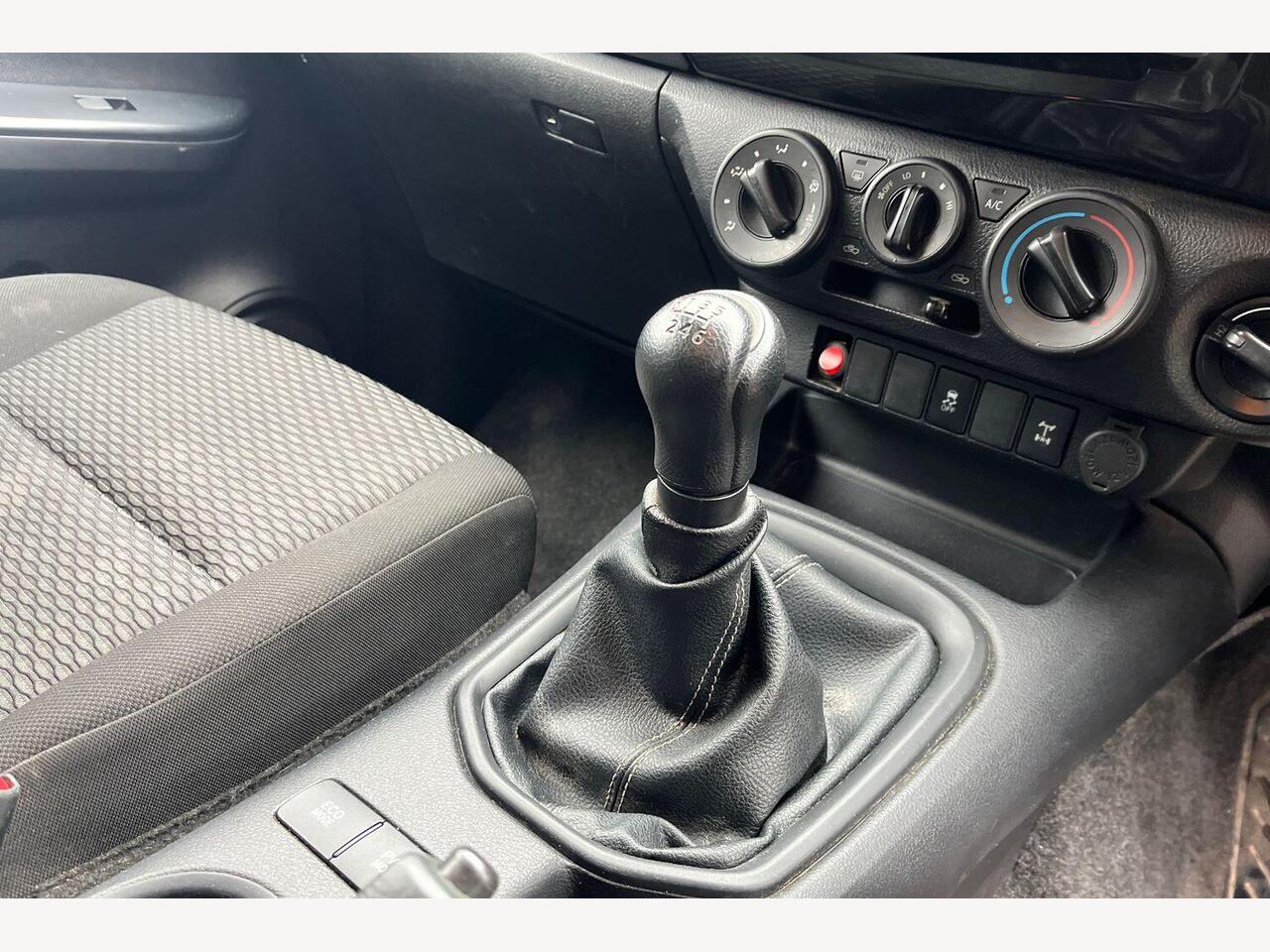 Used Toyota Hilux 2019 for sale - 77552206: Photo 9