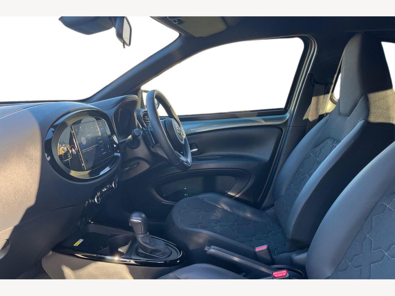 Used Toyota Aygo X 2022 for sale - 76674234: Photo 2