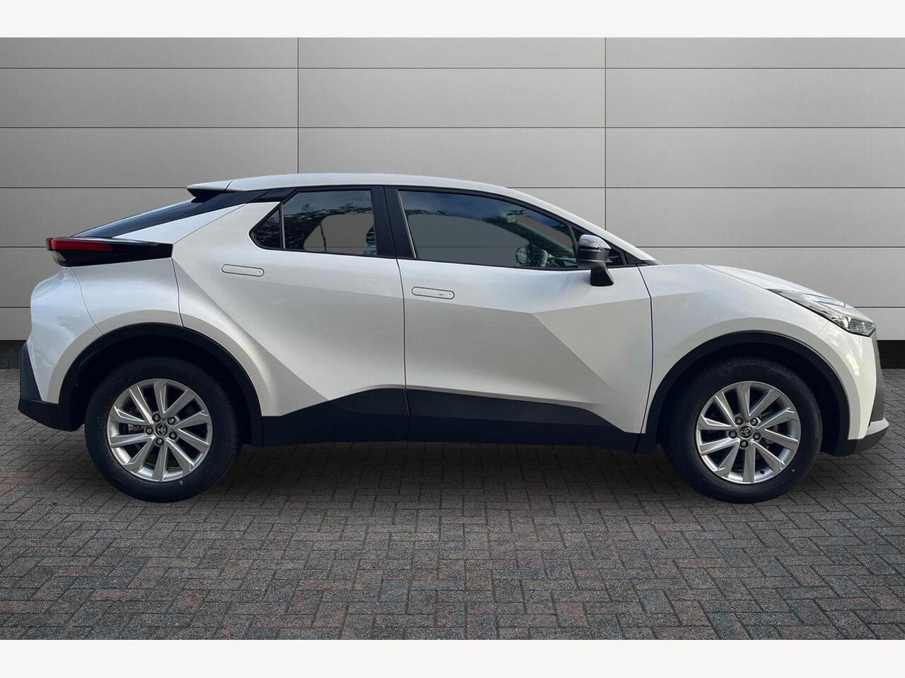 Used Toyota C-HR 2025 for sale - 76552012: Photo 5