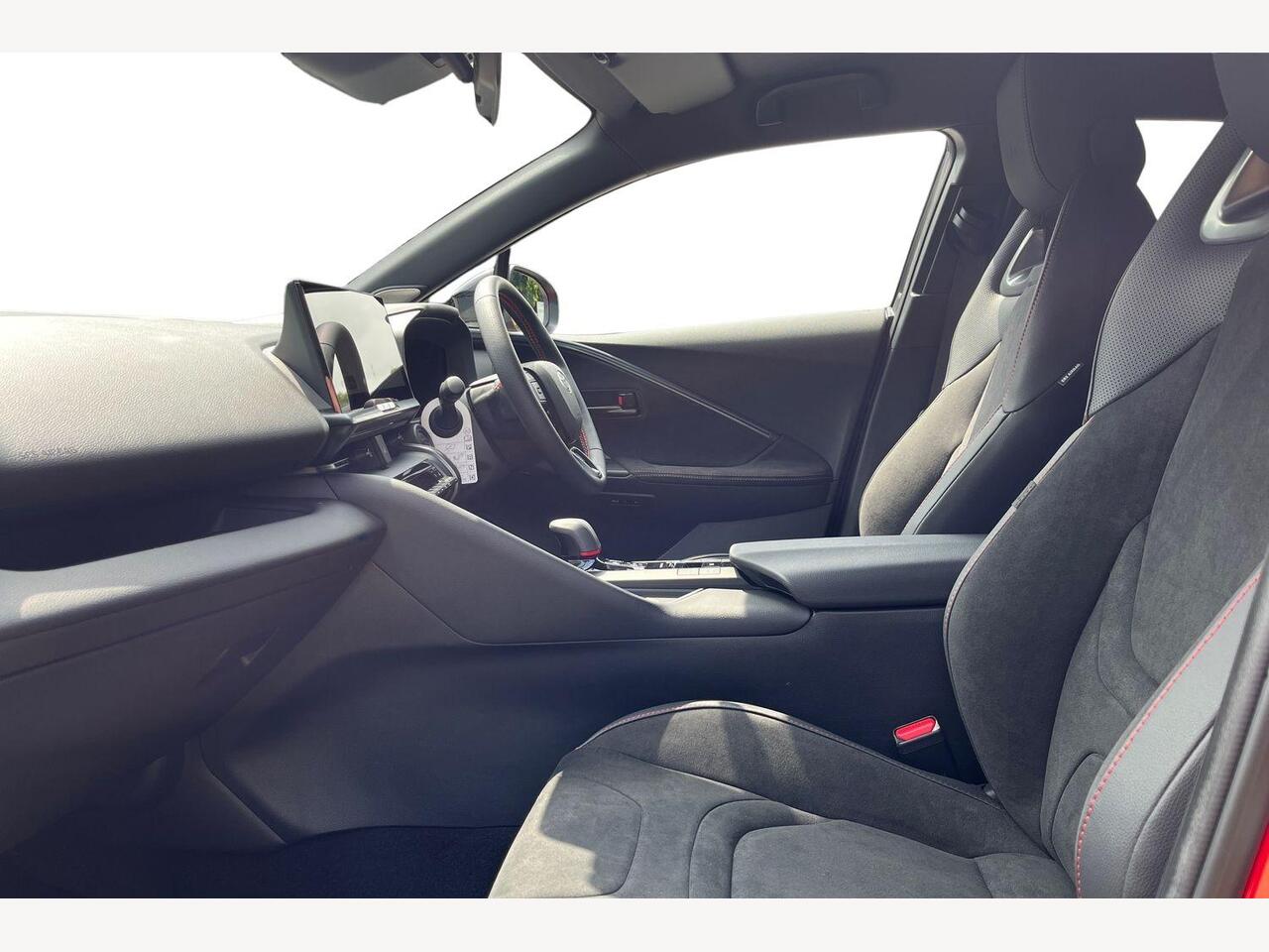 Used Toyota C-HR 2025 for sale - 76679711: Photo 2