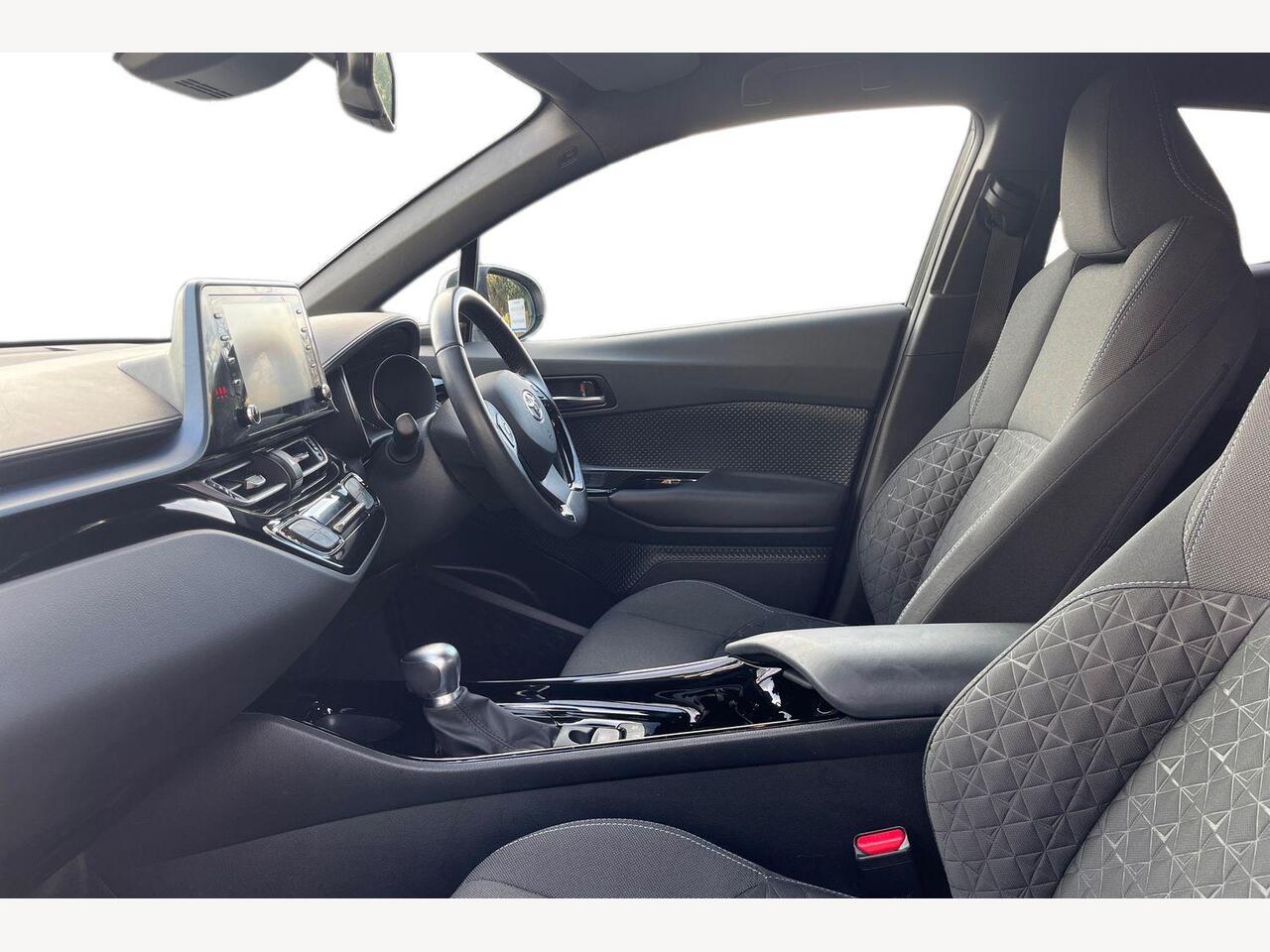 Used Toyota C-HR 2022 for sale - 77470672: Photo 2