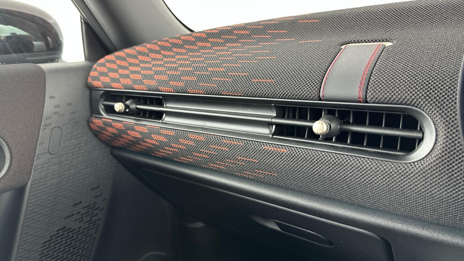 Used MINI Cooper 2025 for sale - 76760493: Photo 37