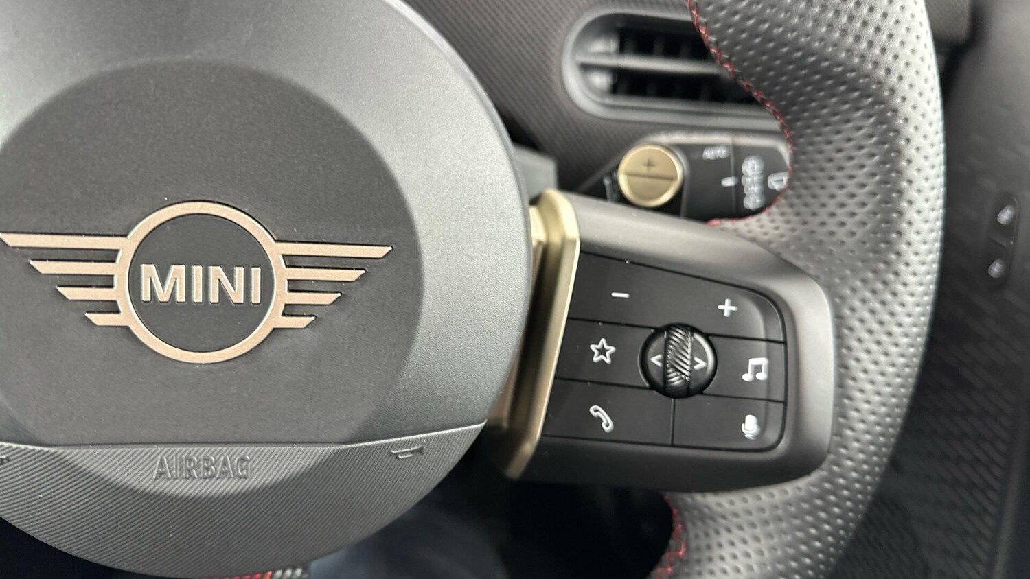 Used MINI Cooper 2025 for sale - 76760353: Photo 18