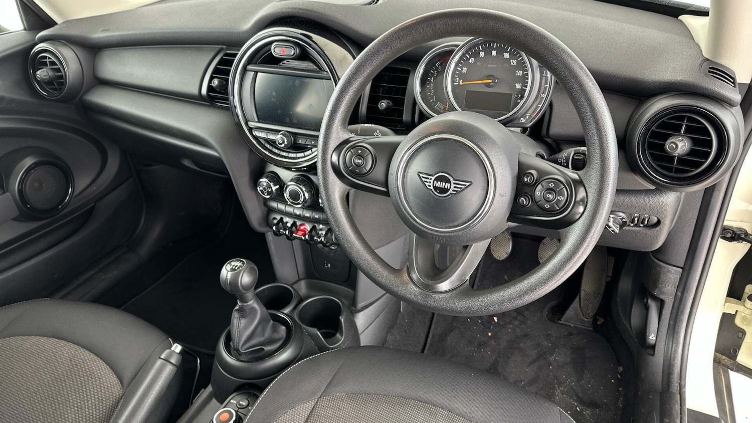 Used MINI Hatch 2019 for sale - 76760246: Photo 4