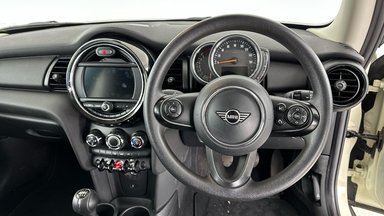 Used MINI Hatch 2019 for sale - 76760246: Photo 5