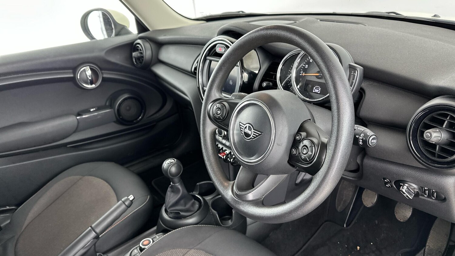 Used MINI Hatch 2019 for sale - 76760246: Photo 6