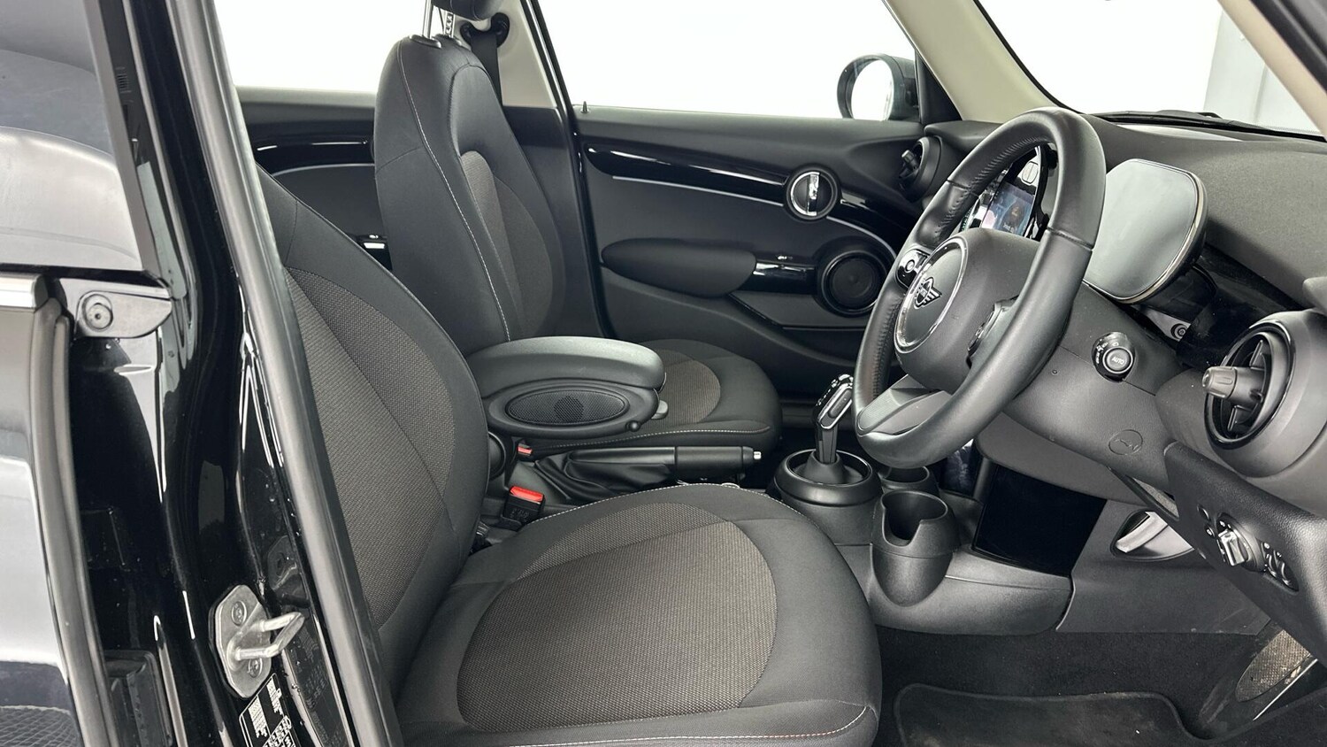 Used MINI Hatch 2024 for sale - 76760495: Photo 11