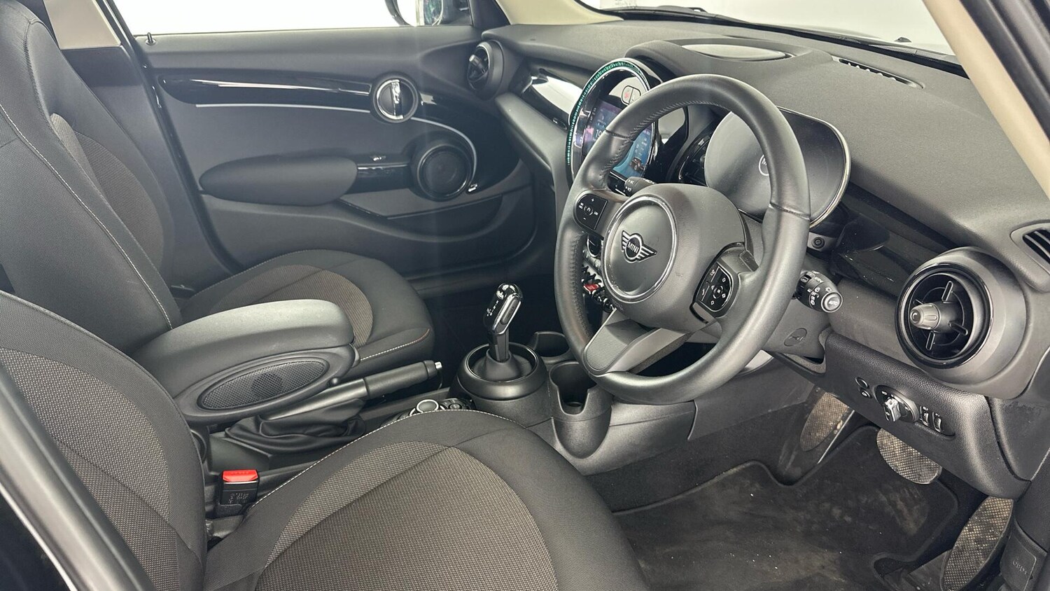 Used MINI Hatch 2024 for sale - 76760495: Photo 6