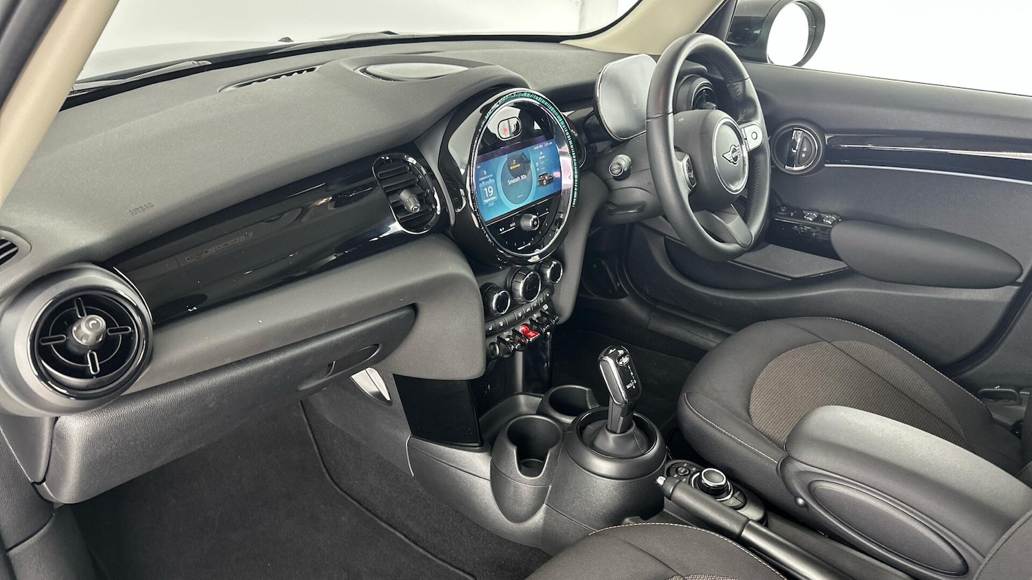 Used MINI Hatch 2024 for sale - 76760495: Photo 7