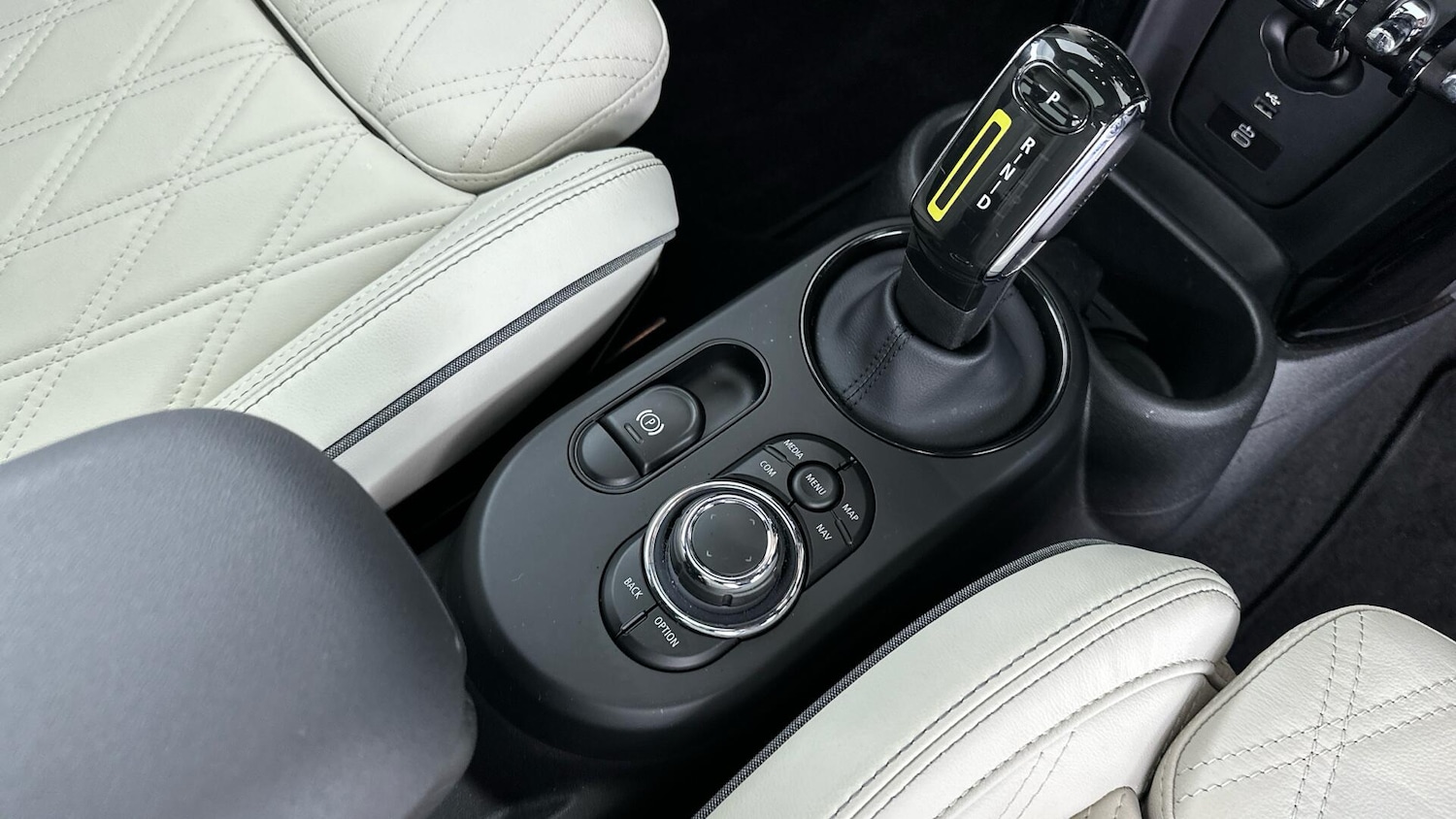 Used MINI Hatch 2022 for sale - 76832840: Photo 10