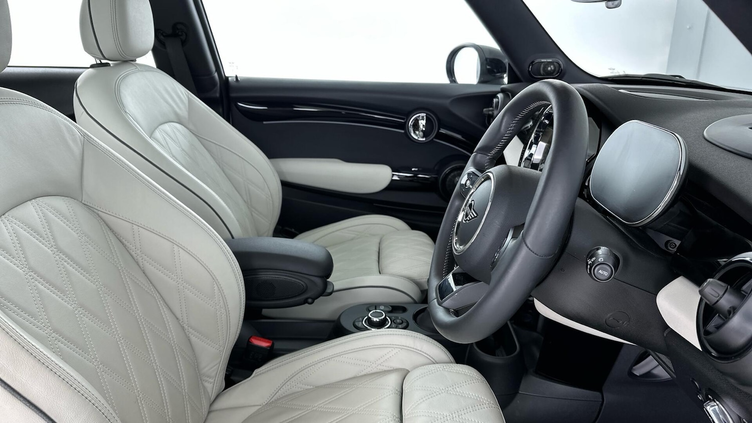 Used MINI Hatch 2022 for sale - 76832840: Photo 11