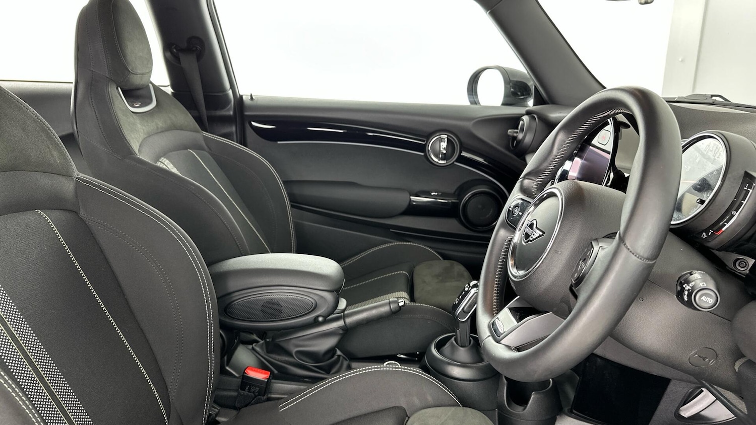 Used MINI Hatch 2022 for sale - 76760356: Photo 11