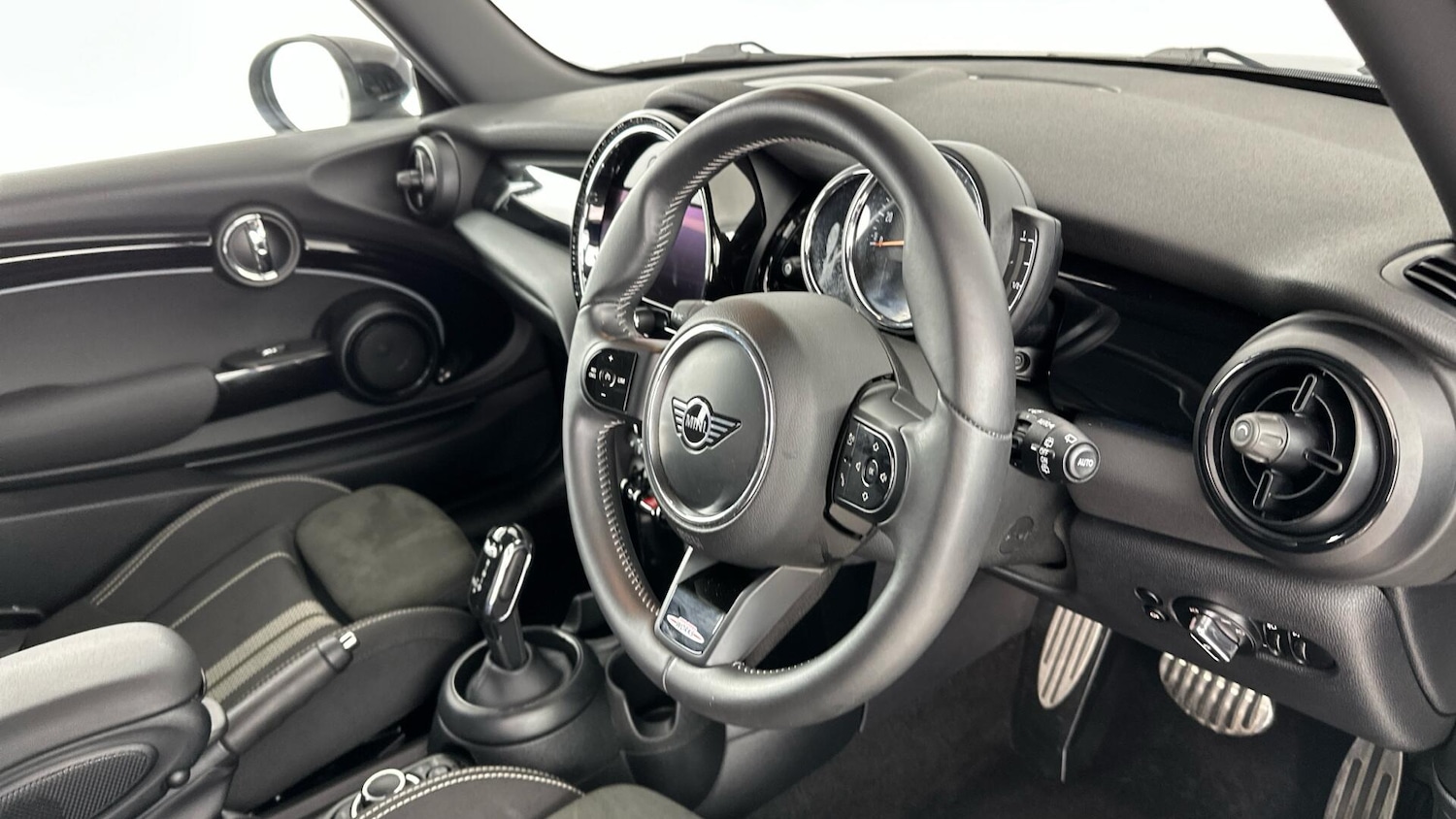 Used MINI Hatch 2022 for sale - 76760356: Photo 6