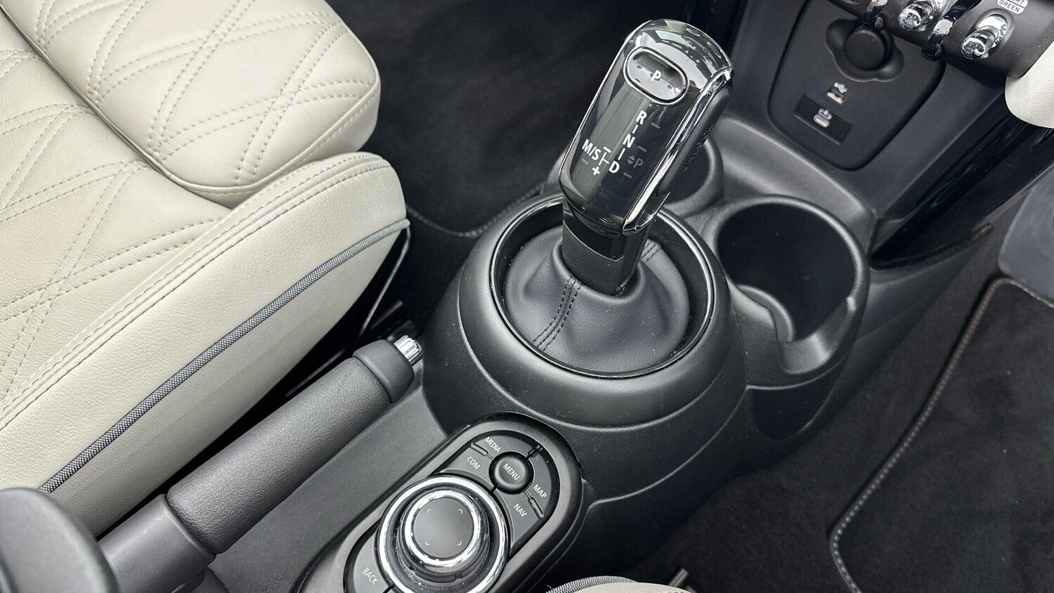 Used MINI Convertible 2023 for sale - 76781296: Photo 10