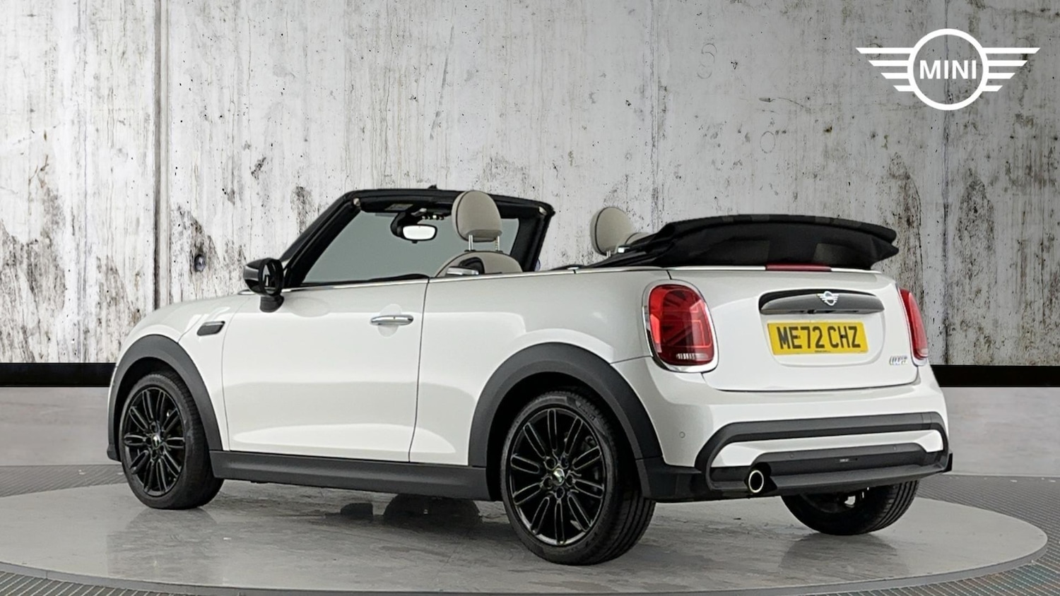 Used MINI Convertible 2023 for sale - 76781296: Photo 2