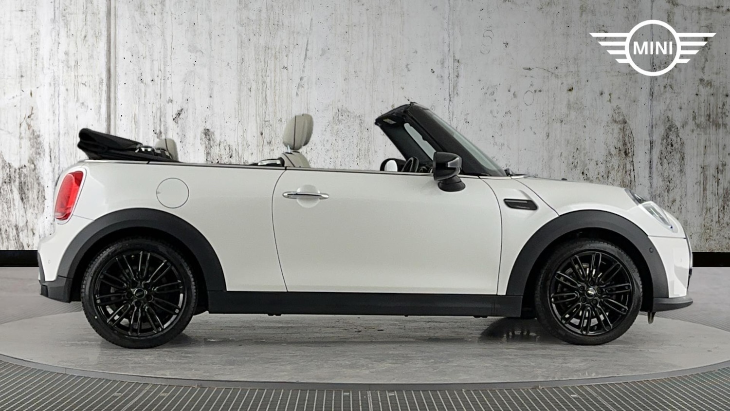 Used MINI Convertible 2023 for sale - 76781296: Photo 3