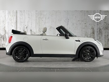 Used MINI Convertible 2023 for sale - 76781296: Photo