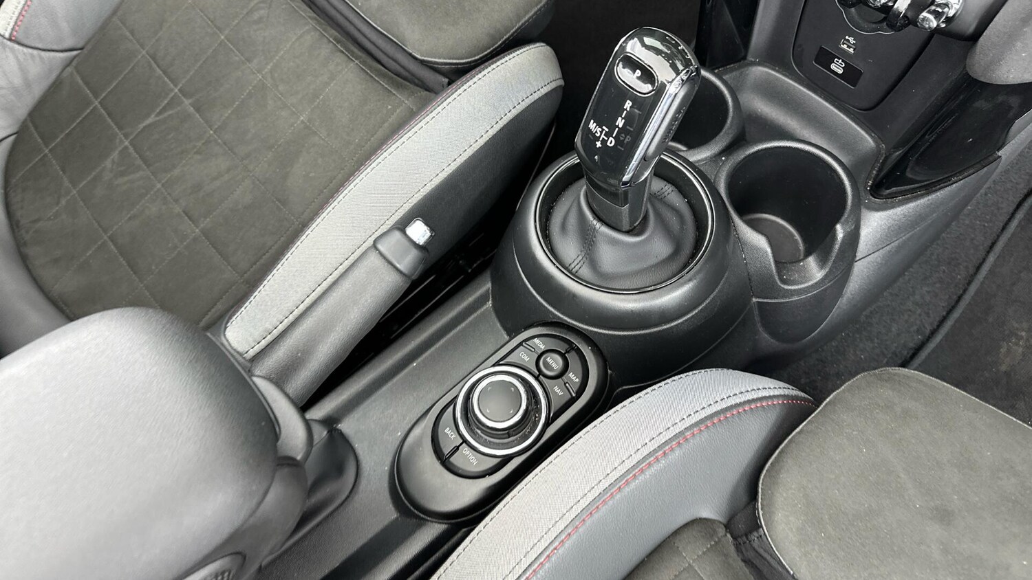 Used MINI Convertible 2023 for sale - 76760497: Photo 10