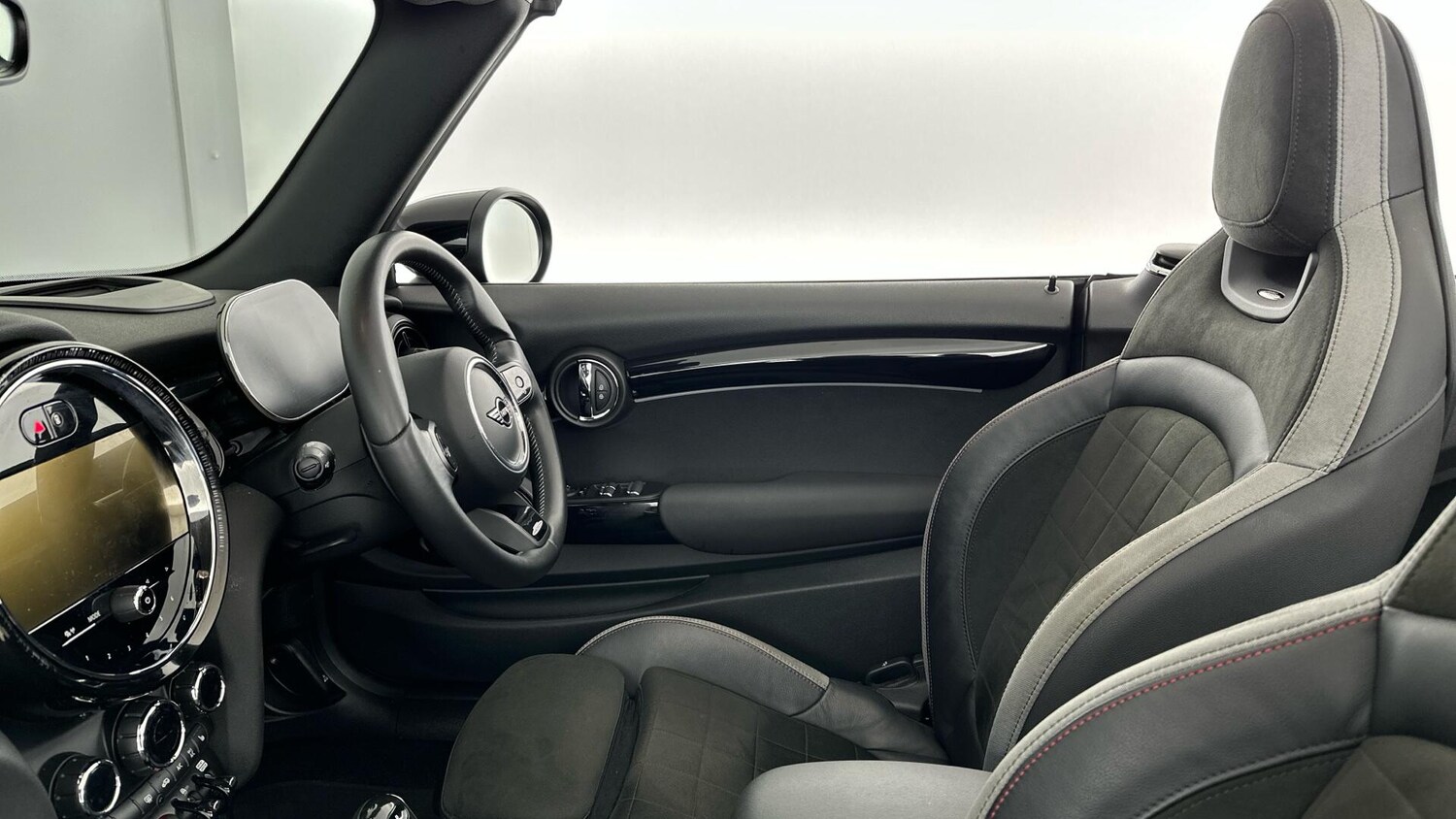 Used MINI Convertible 2023 for sale - 76760497: Photo 32