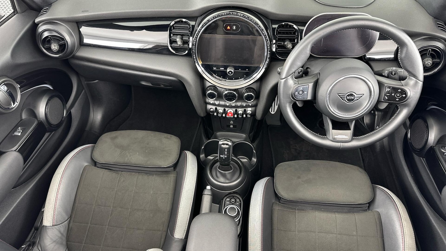 Used MINI Convertible 2023 for sale - 76760497: Photo 4