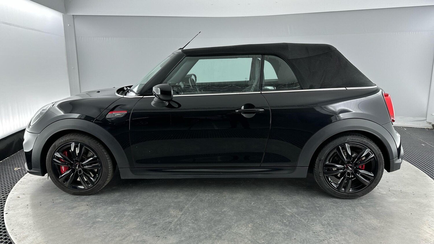 Used MINI Convertible 2023 for sale - 76760497: Photo 41