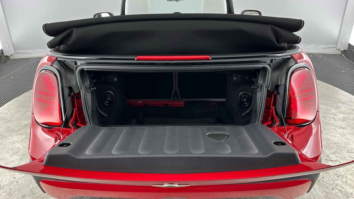 Used MINI Convertible 2025 for sale - 76780948: Photo 13