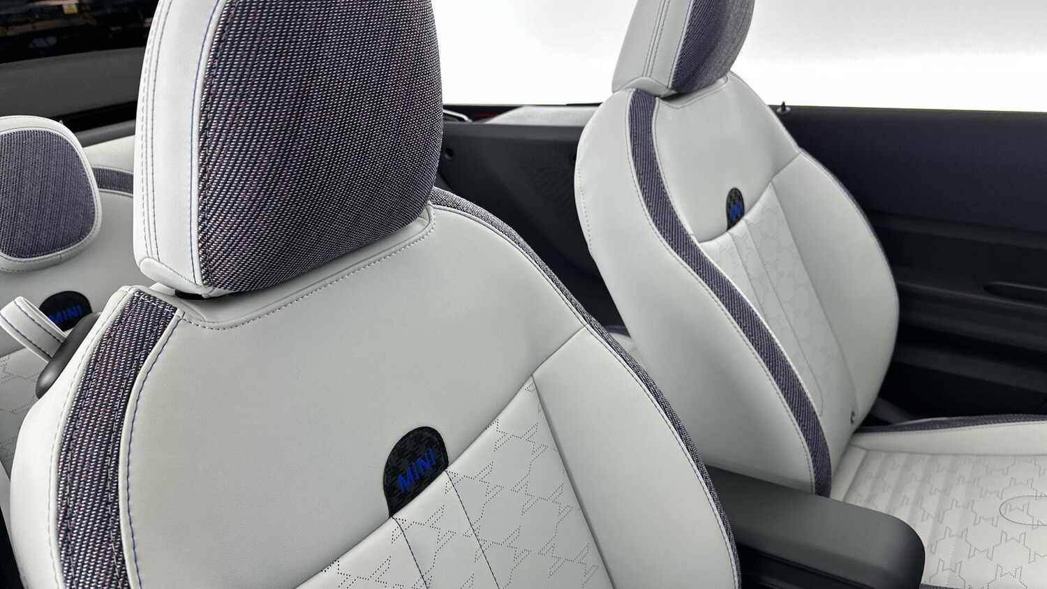 Used MINI Convertible 2025 for sale - 76780948: Photo 27