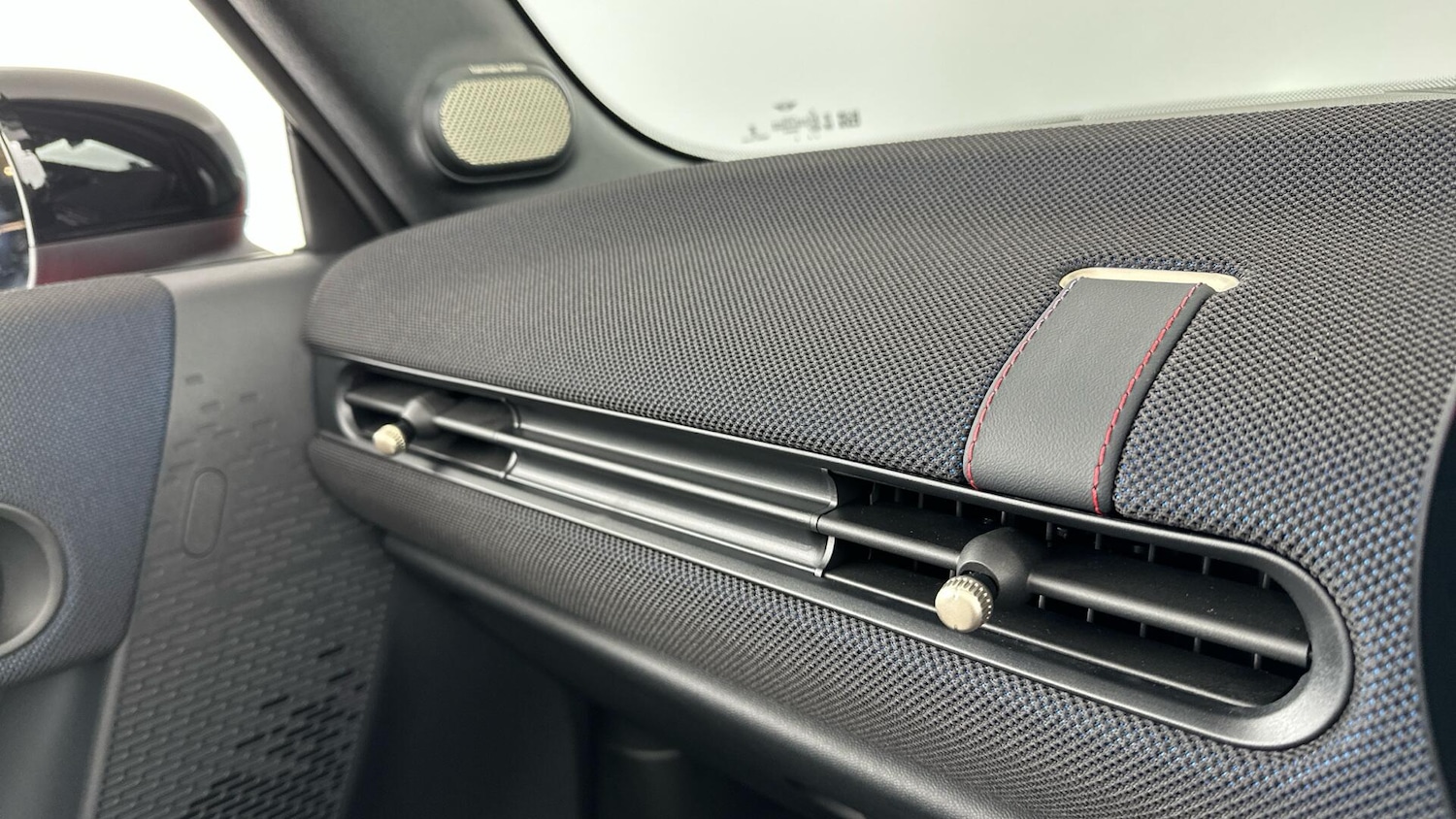 Used MINI Convertible 2025 for sale - 76780948: Photo 33