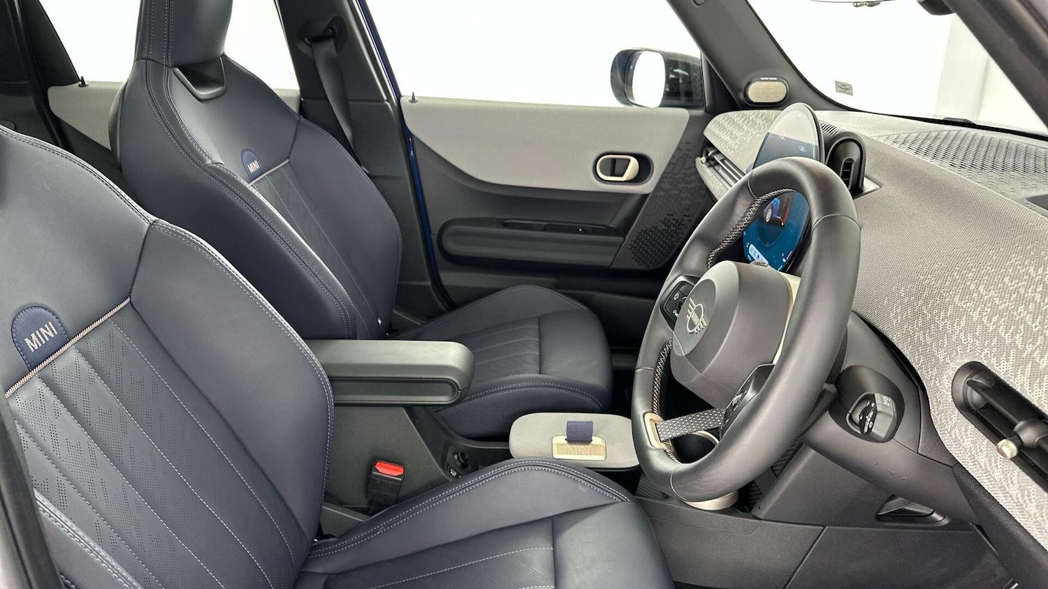 Used MINI Cooper 2025 for sale - 76760485: Photo 11