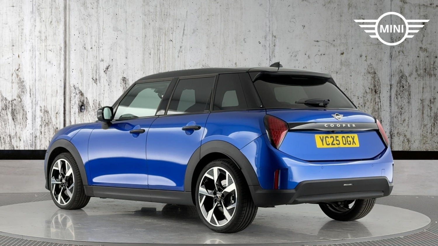 Used MINI Cooper 2025 for sale - 76760485: Photo 2