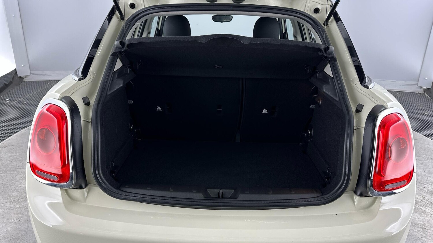 Used MINI Hatch 2017 for sale - 76760377: Photo 13