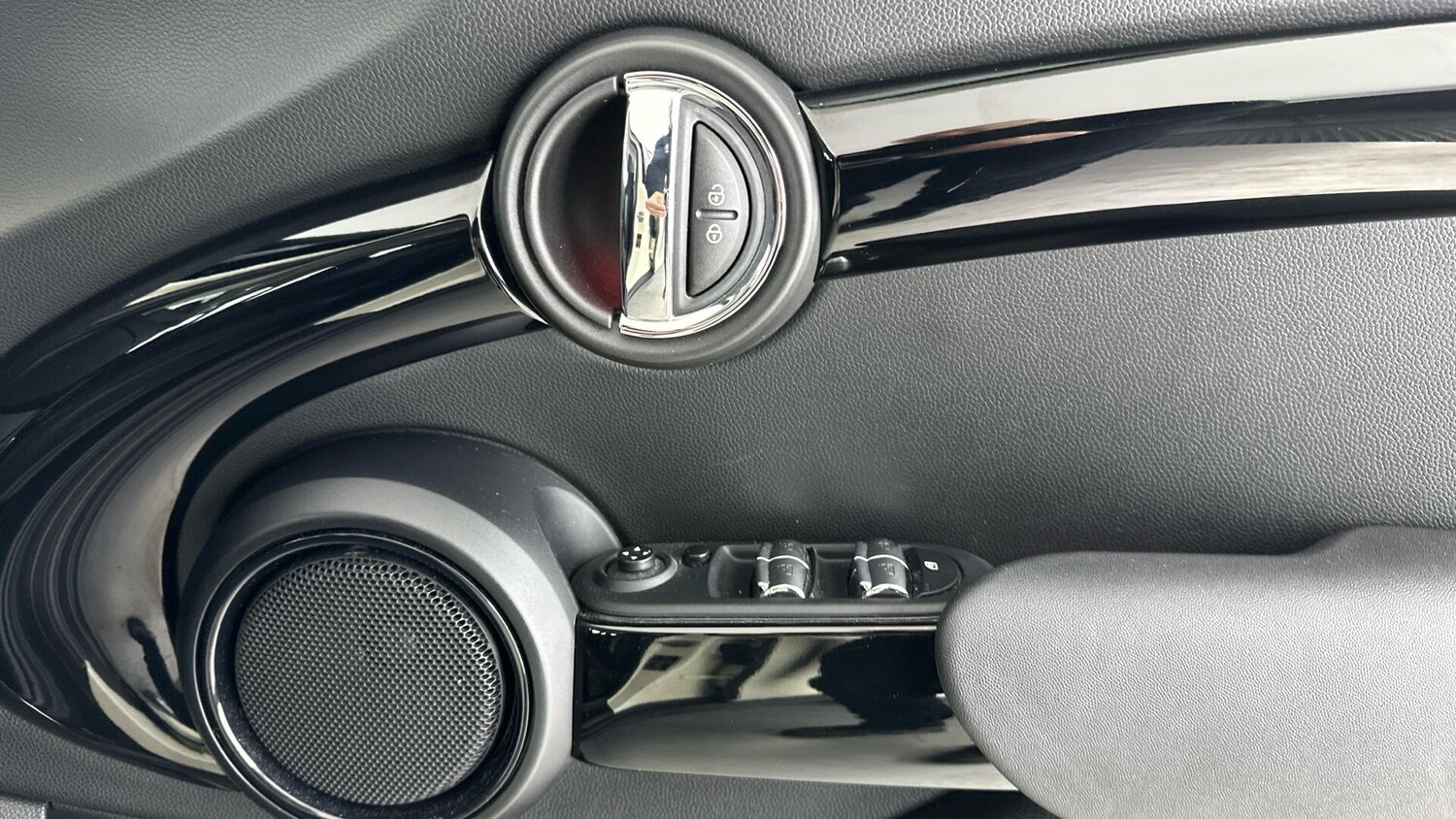 Used MINI Hatch 2017 for sale - 76760377: Photo 20