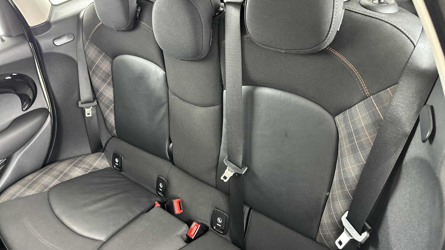 Used MINI Hatch 2017 for sale - 76760377: Photo 24