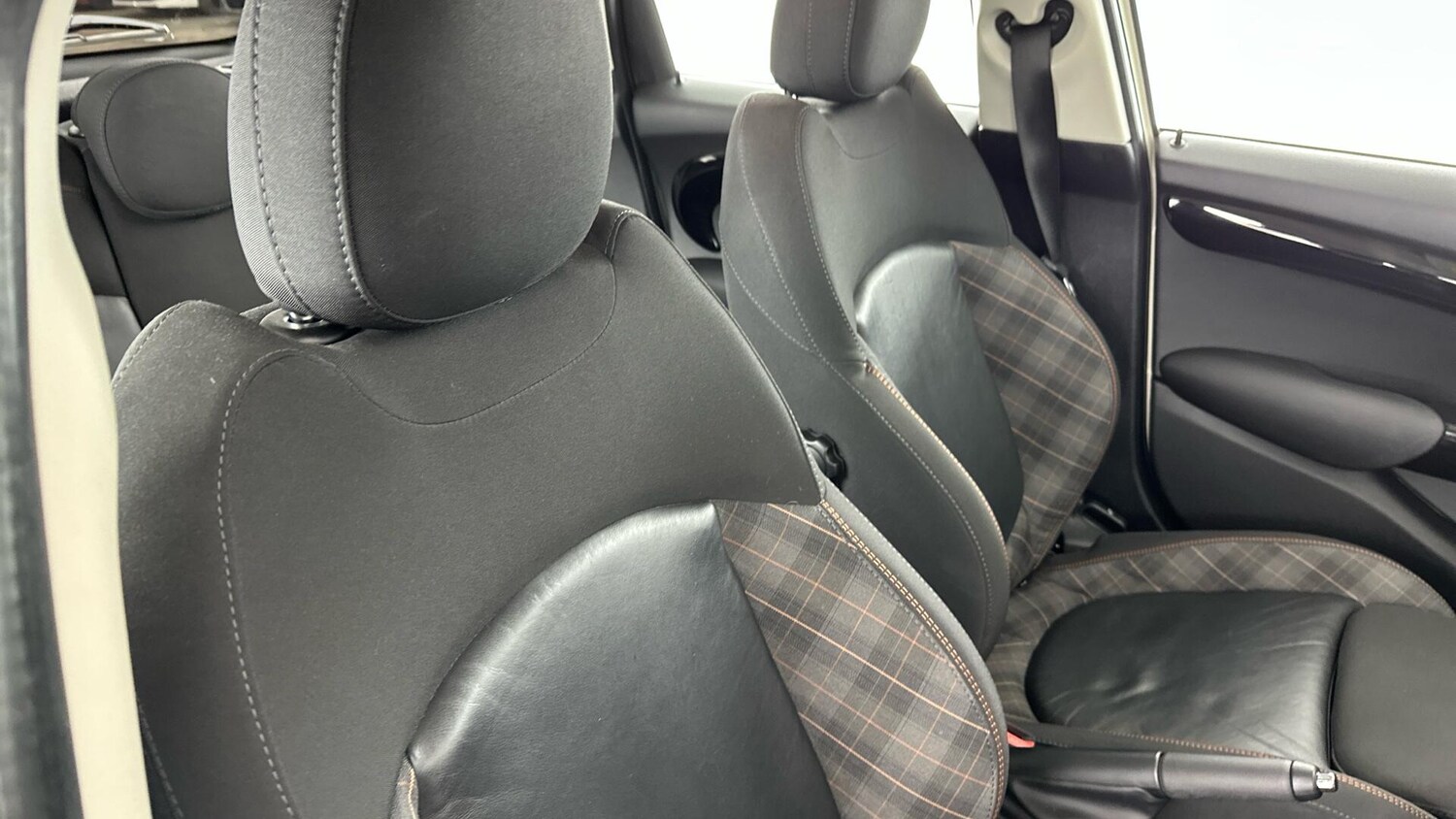 Used MINI Hatch 2017 for sale - 76760377: Photo 31