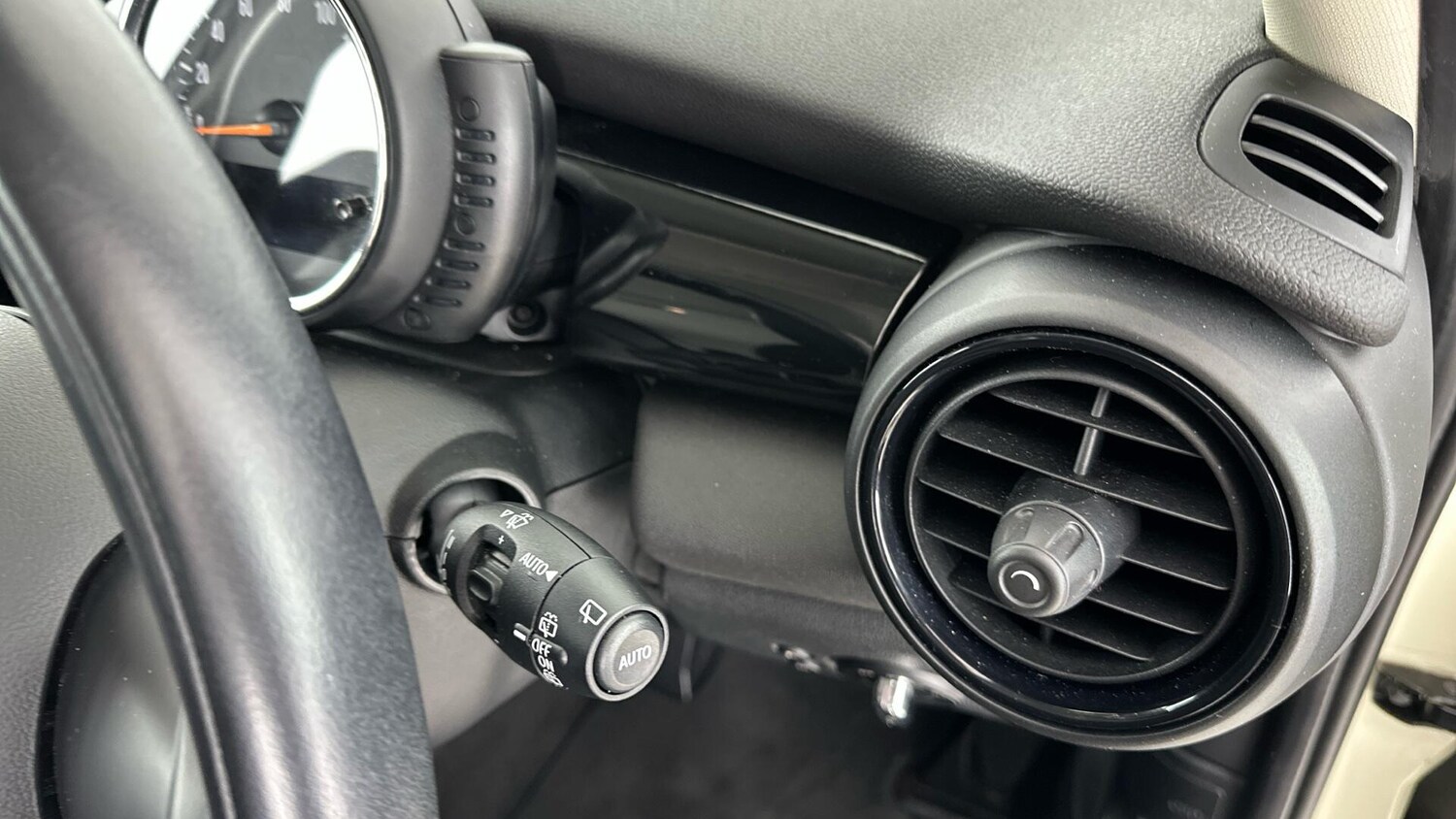 Used MINI Hatch 2017 for sale - 76760377: Photo 32