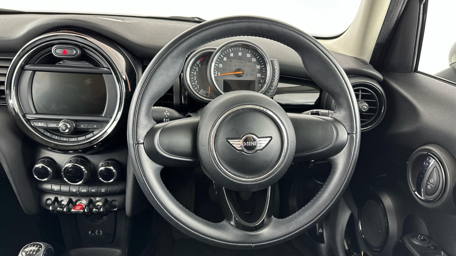 Used MINI Hatch 2017 for sale - 76760377: Photo 5