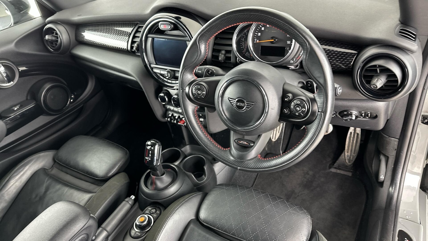 Used MINI Hatch 2019 for sale - 77633050: Photo 4