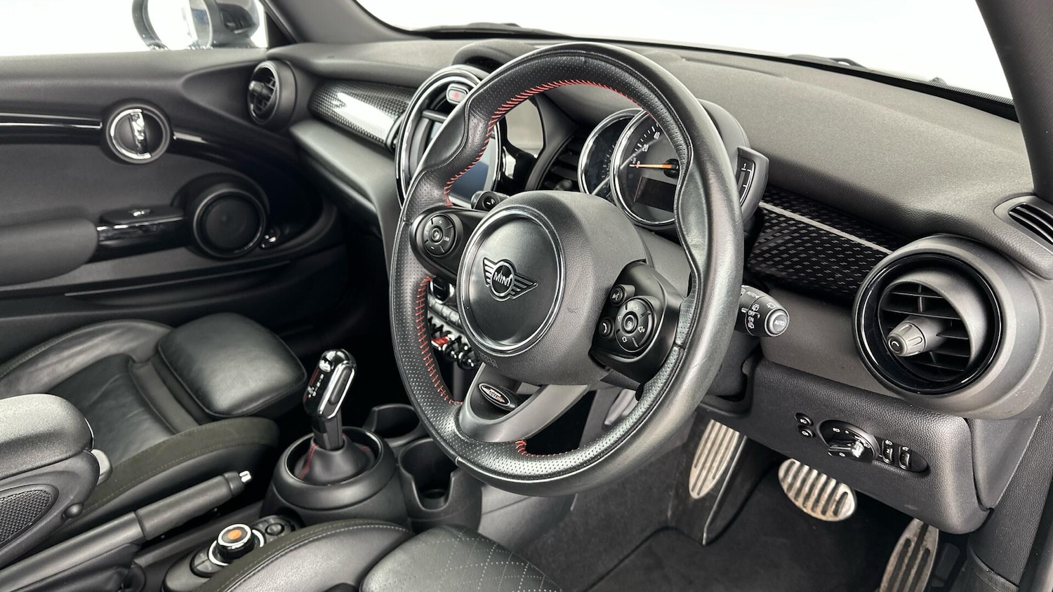 Used MINI Hatch 2019 for sale - 77633050: Photo 6