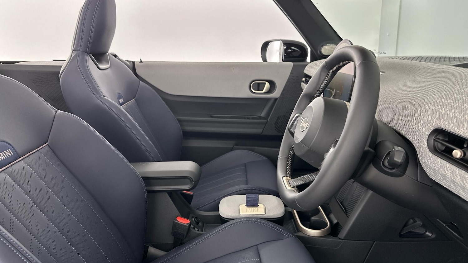 Used MINI Cooper 2025 for sale - 76760496: Photo 11