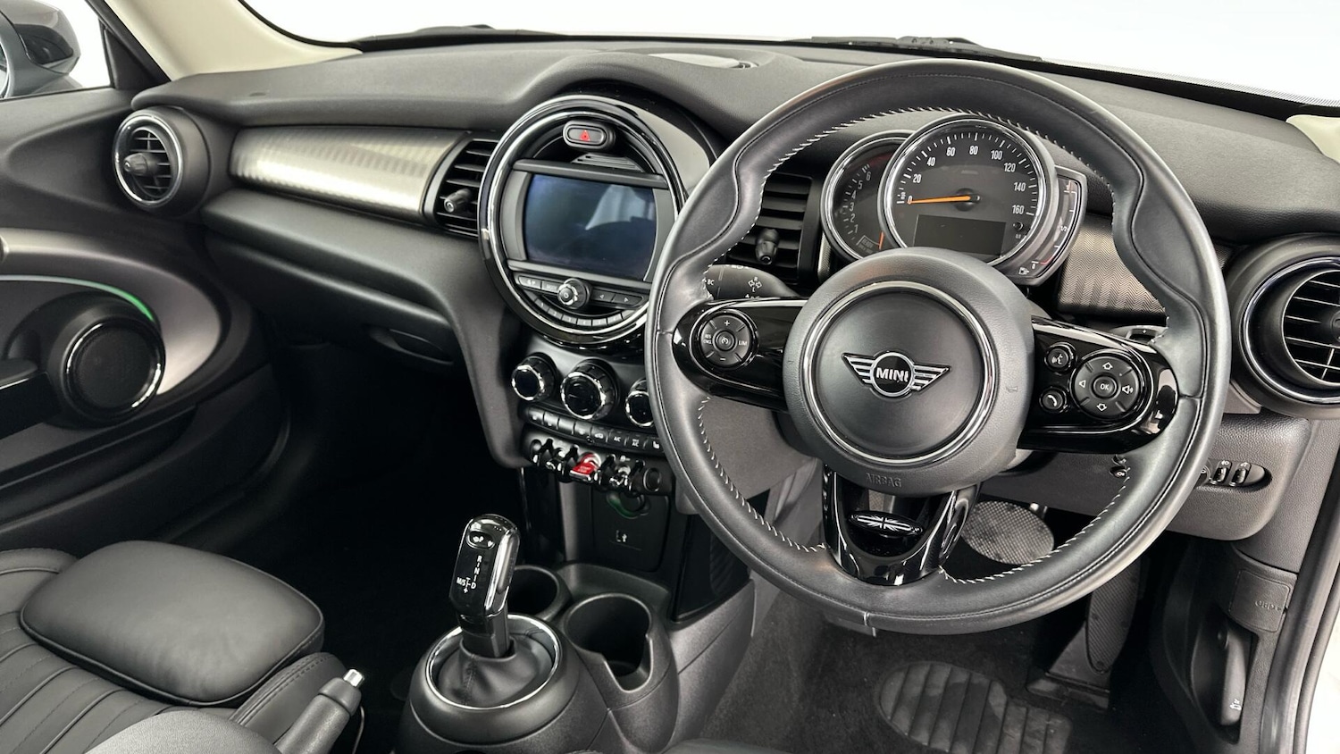 Used MINI Hatch 2020 for sale - 76760351: Photo 4