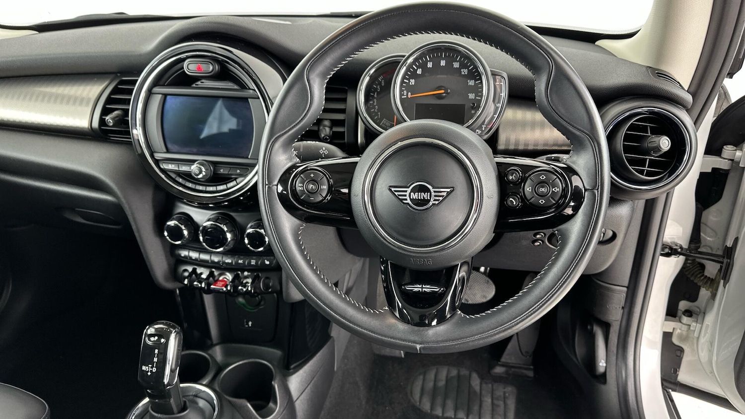 Used MINI Hatch 2020 for sale - 76760351: Photo 5